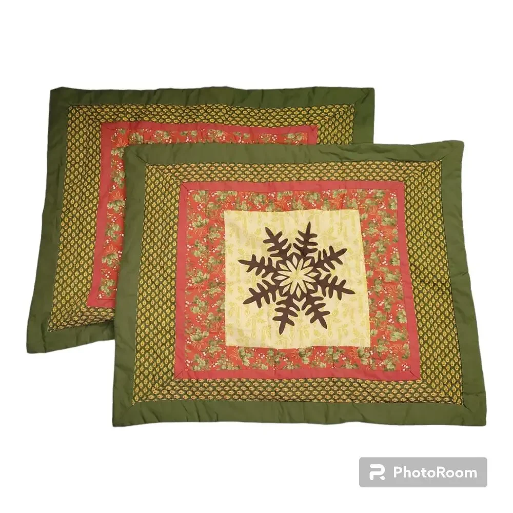 Pair Home Classics Holiday Christmas Standard Sham Pillowcase EUC Patchwork